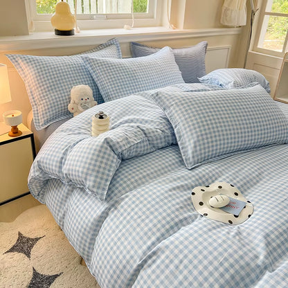 3Pcs Simple, Soft and Skin-Friendly Duvet Cover 3-Piece Set (1 Duvet Cover +2 Pillowcases) (Without Core) Modern and Breathable