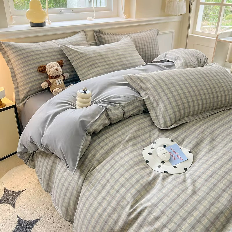 3Pcs Simple, Soft and Skin-Friendly Duvet Cover 3-Piece Set (1 Duvet Cover +2 Pillowcases) (Without Core) Modern and Breathable